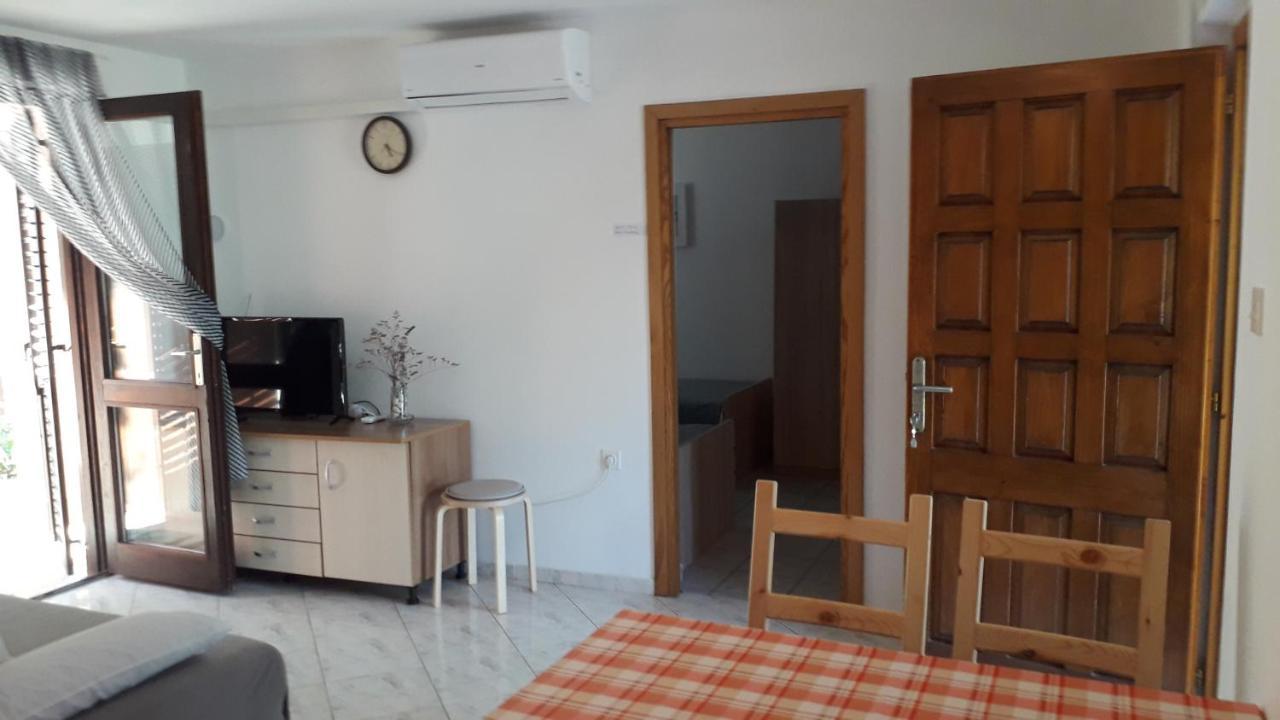 Apartmani Mia Ližnjan Exterior foto