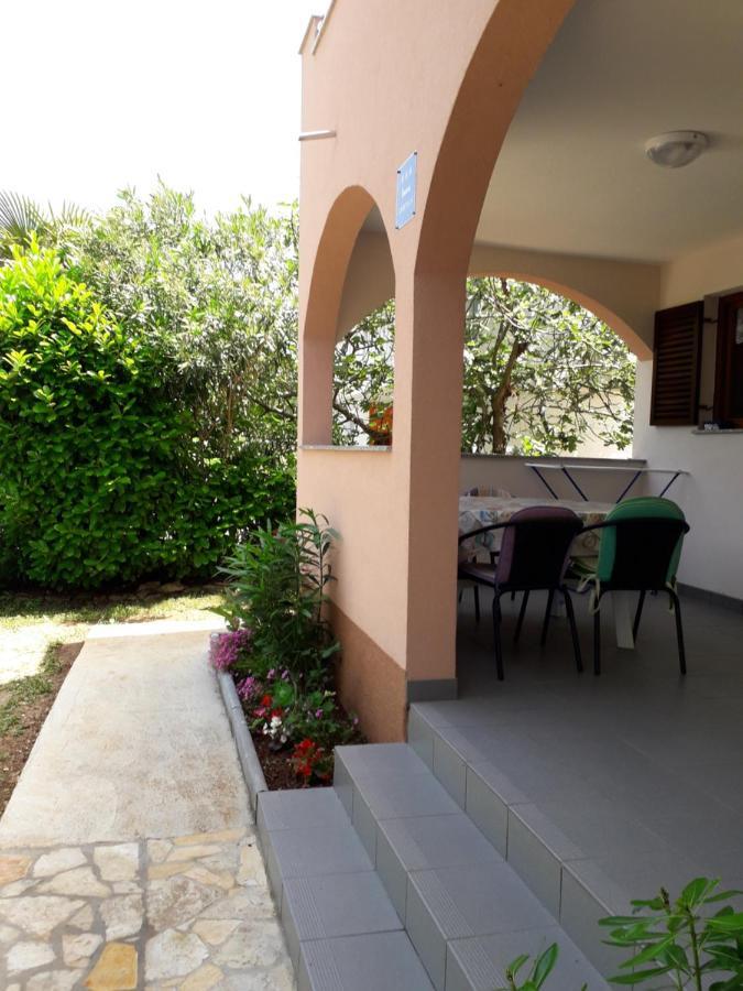 Apartmani Mia Ližnjan Exterior foto